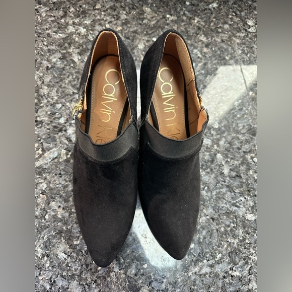 Calvin Klein Black Suede Gold Zip Jitar Leather High Heel Ankle Booties Size 9.5 - Picture 11 of 11